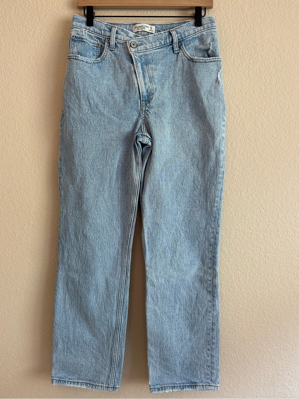 Abercrombie & Fitch 90s Straight Ultra High Rise Criss Cross Jeans Women’s 27/4